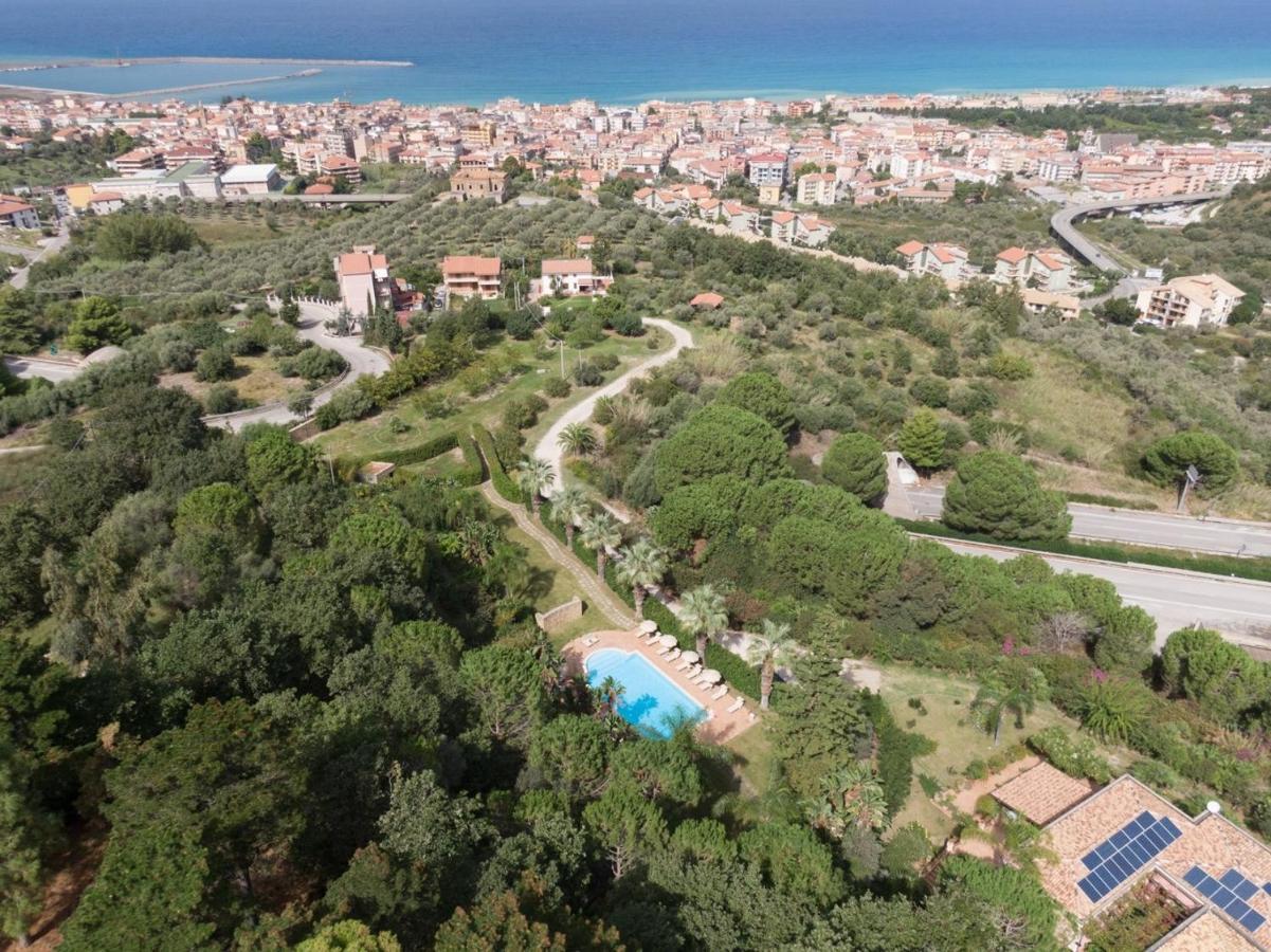 Agriturismo Villa Luca SantʼAgata di Militello Εξωτερικό φωτογραφία